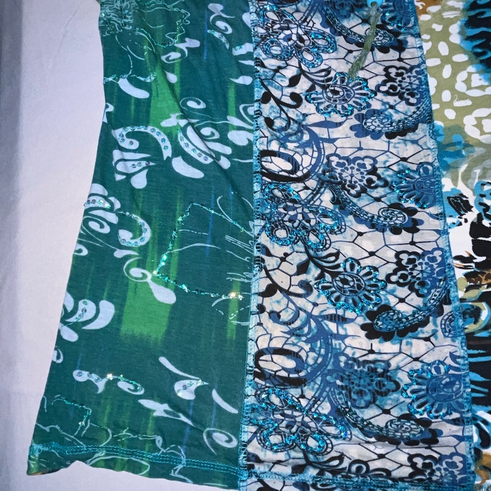 Bila Green and Blue Asymmetrical Cap‎ Sleeve Blouse - Picture 2 of 8